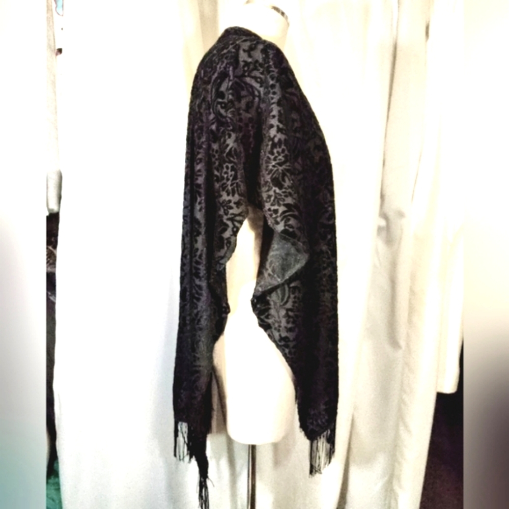 Tassled Poncho Black Paisley, hip length, See thru, Open front, closed back,S-XL - Picture 3 of 7